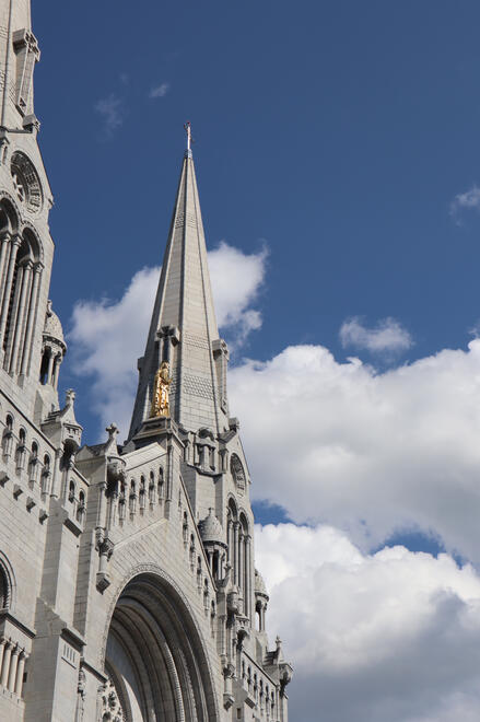 Ste-Anne-de-Beaupré, Quebec, Canada. Shot on Canon EOS M50 Mark I.