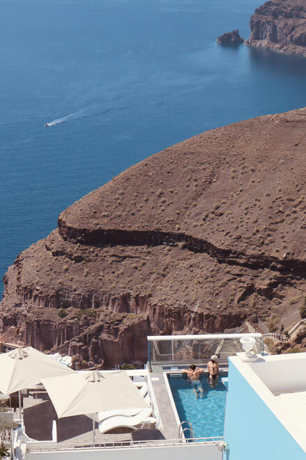 Thira, Greece. Shot on Canon EOS M50 Mark I.